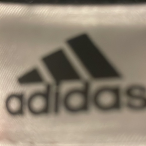Size medium (10-12) from adidas doesn’t have any stains and in perfect condition - Picture 3 of 3